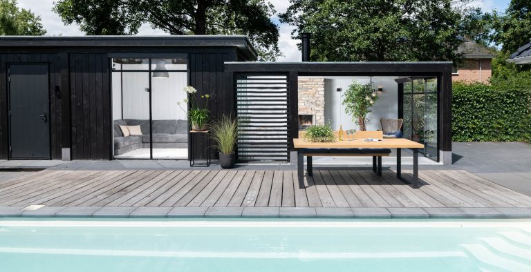 Afbeelding Poolhouse met puntdak