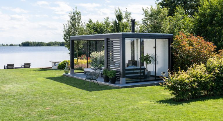 Afbeelding Eikenhouten tuinkamer met bar